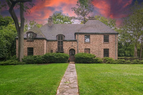 Photo of 102 Pine Road, Barrington, IL 60010 (MLS # 12717412)