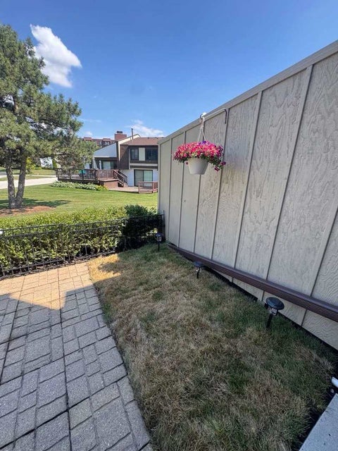 Tiny photo for 19 Westwood Drive, Indian Head Park, IL 60525 (MLS # 12675183)