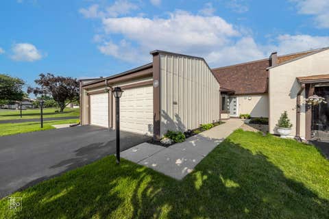 19 Westwood Drive, Indian Head Park, IL 60525 - #: 12675183