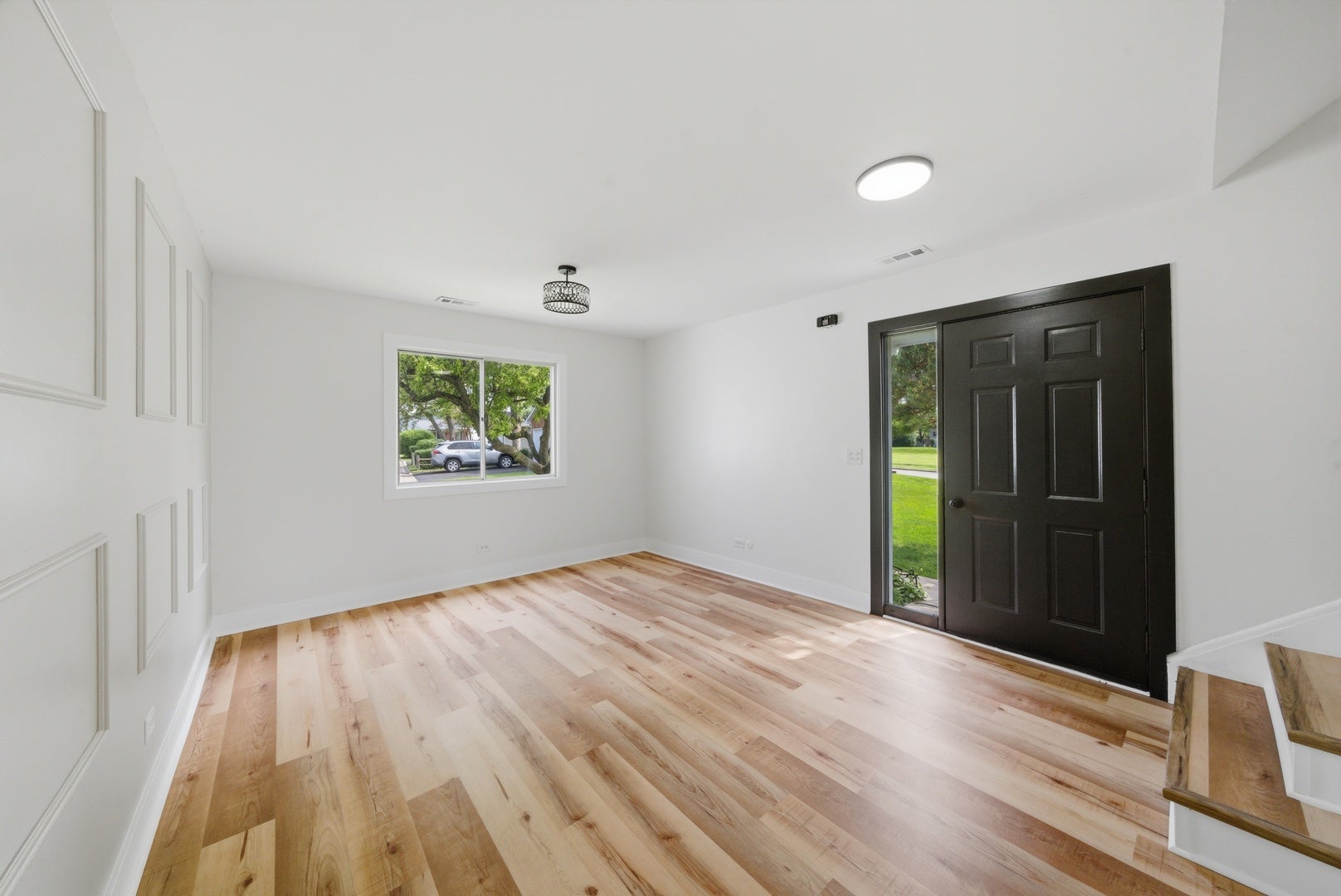 527 ALTON Court