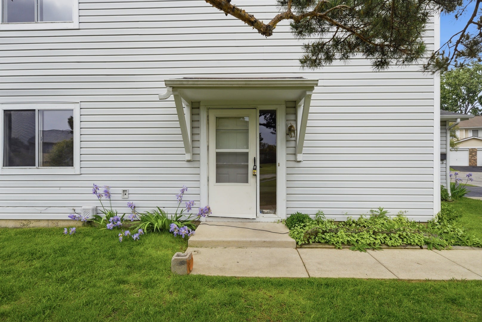 527 ALTON Court