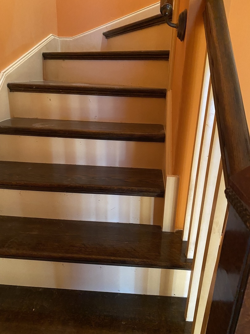 6459 N Winchester Avenue