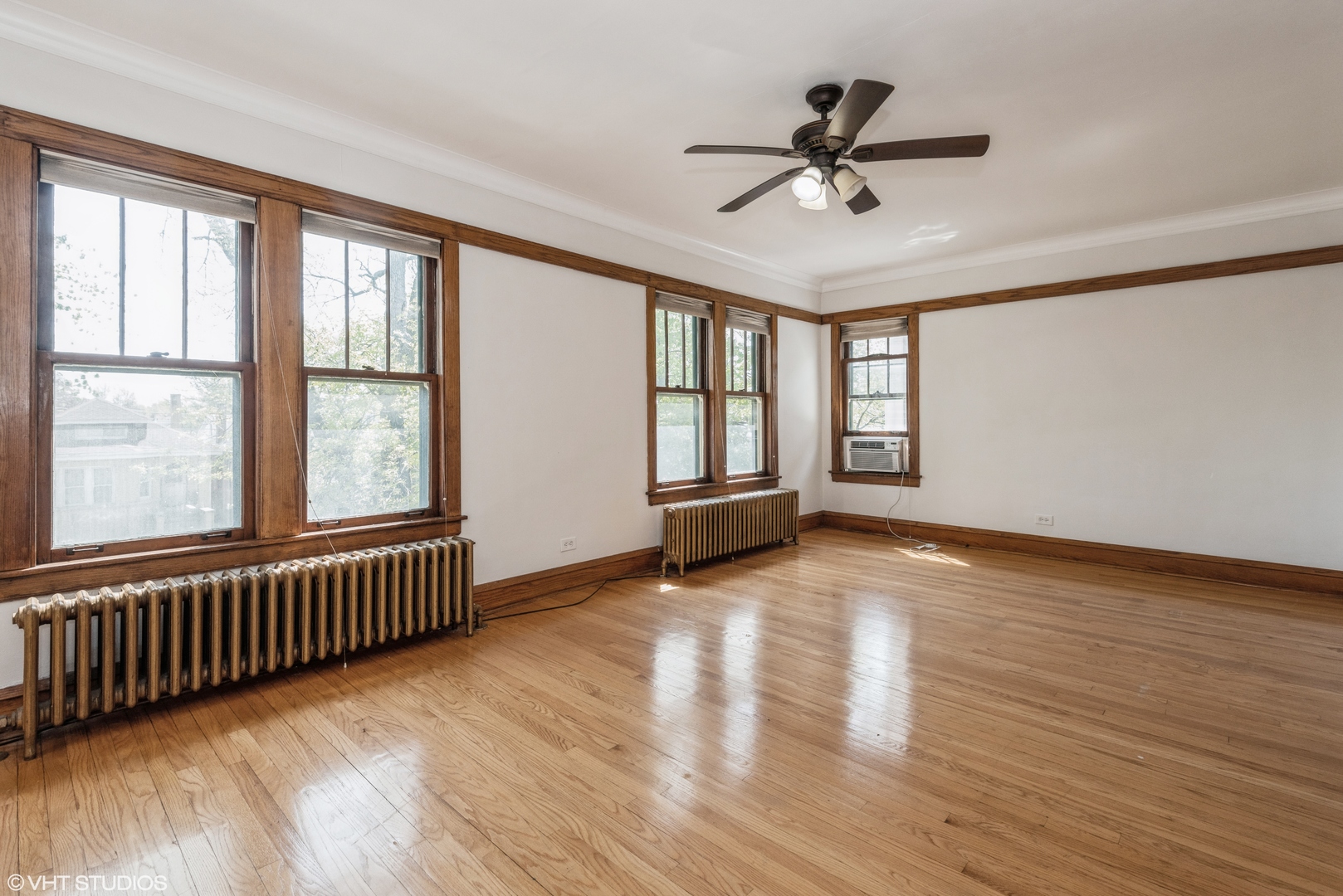 5338 N Luna Avenue, Chicago, IL, 60630 3 5338 N Luna Avenue