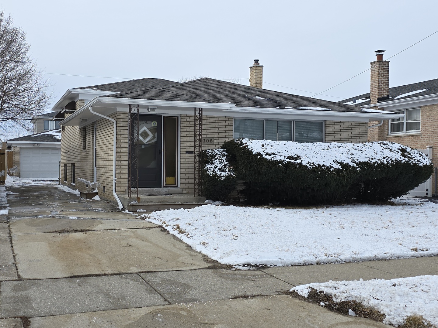 606 BUFFALO Avenue