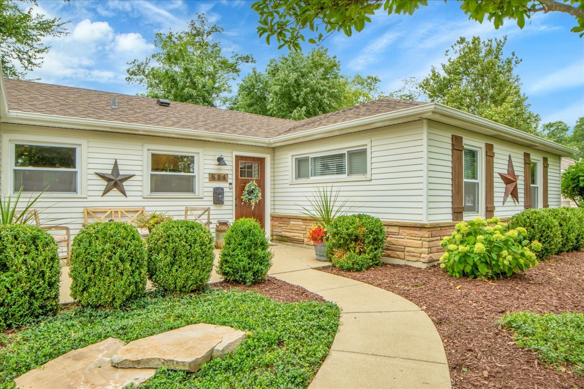 514 Turf Lane