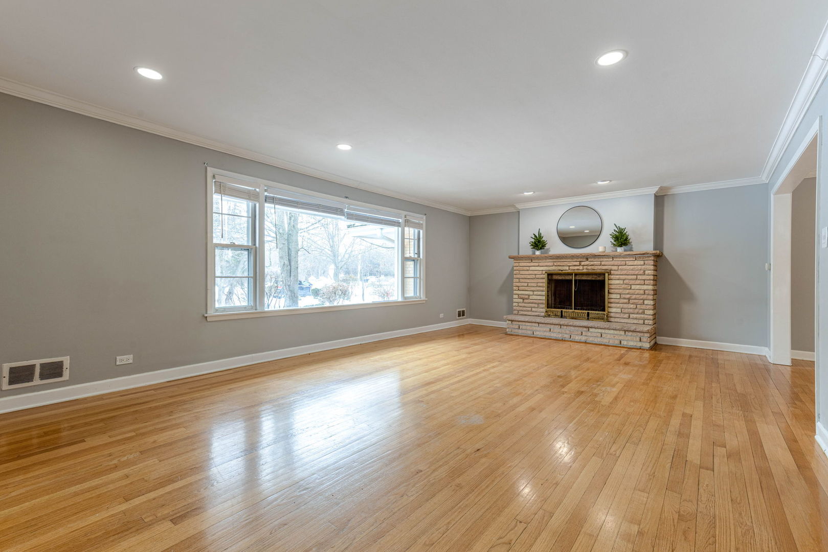 996 Castlegate Court