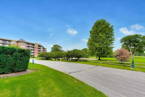 Tiny photo for 710 Creekside Drive #101, Mount Prospect, IL 60056 (MLS # 12725510)