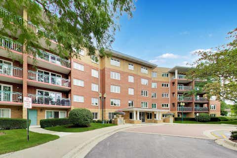 Photo of 710 Creekside Drive #101, Mount Prospect, IL 60056 (MLS # 12725510)