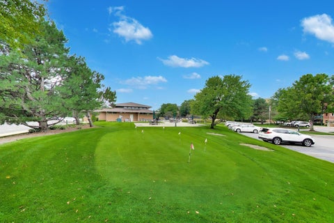 Tiny photo for 710 Creekside Drive #101, Mount Prospect, IL 60056 (MLS # 12725510)