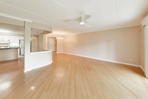 Tiny photo for 710 Creekside Drive #101, Mount Prospect, IL 60056 (MLS # 12725510)