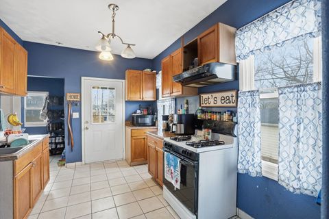 Tiny photo for 314 WASHINGTON Street, Davenport, IA 52802 (MLS # 12575031)