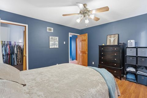 Tiny photo for 314 WASHINGTON Street, Davenport, IA 52802 (MLS # 12575031)