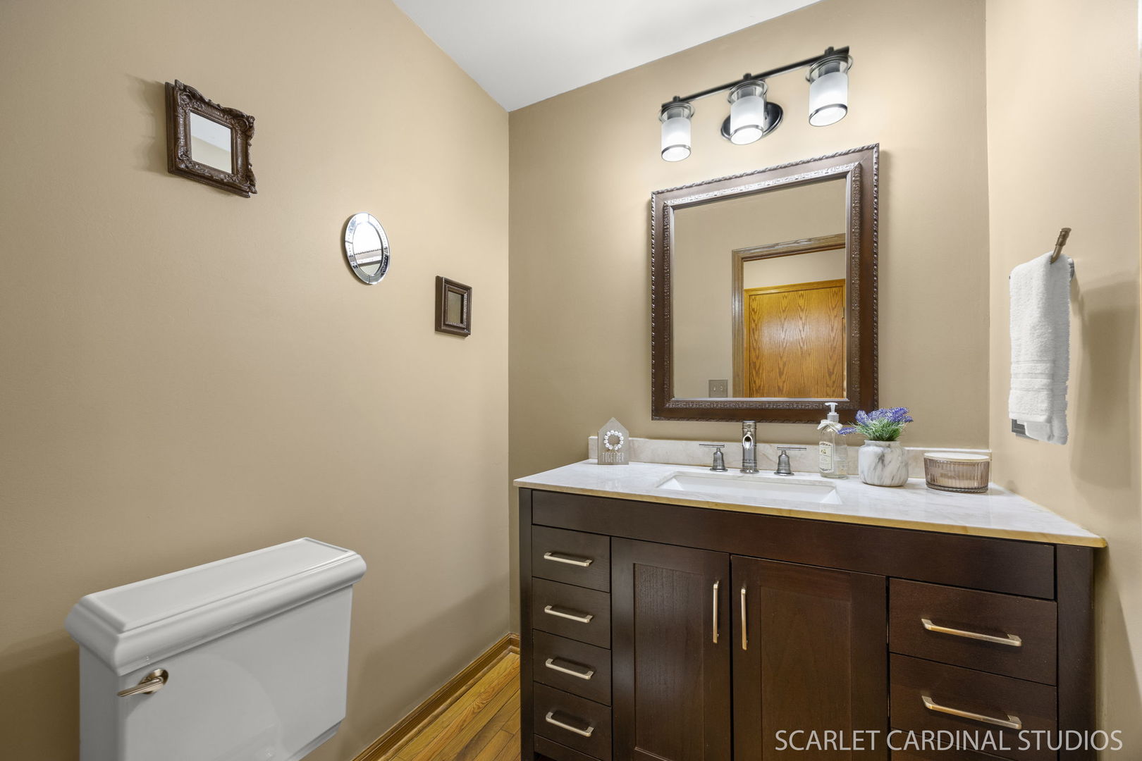 26W568 Lindsey Avenue