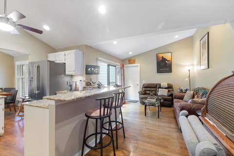 Tiny photo for 6 Hastings Lane #6, Lincolnshire, IL 60069 (MLS # 12575951)