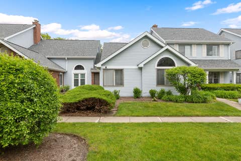 Tiny photo for 6 Hastings Lane #6, Lincolnshire, IL 60069 (MLS # 12575951)