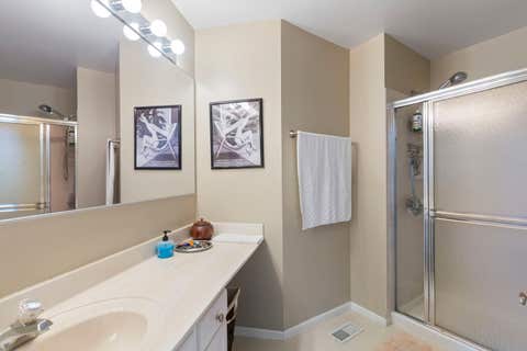 Tiny photo for 6 Hastings Lane #6, Lincolnshire, IL 60069 (MLS # 12575951)