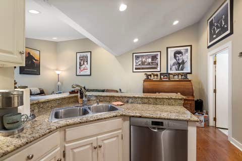Tiny photo for 6 Hastings Lane #6, Lincolnshire, IL 60069 (MLS # 12575951)