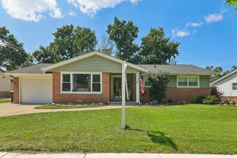 Photo of 1212 Carswell Avenue, Elk Grove Village, IL 60007 (MLS # 12723127)