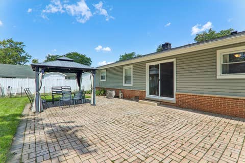 Tiny photo for 1212 Carswell Avenue, Elk Grove Village, IL 60007 (MLS # 12723127)