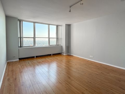 Tiny photo for 655 W IRVING PARK Road #4811, Chicago, IL 60613 (MLS # 12436314)