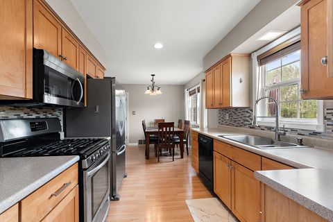 Tiny photo for New Lenox, IL 60451 (MLS # 12615680)