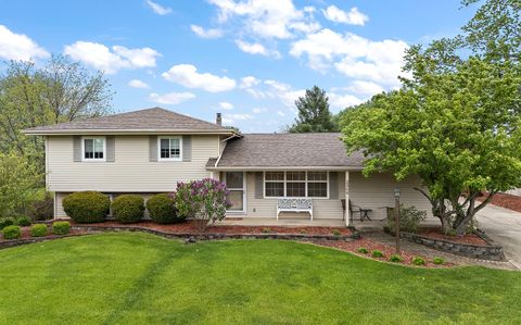 Photo of New Lenox, IL 60451 (MLS # 12615680)