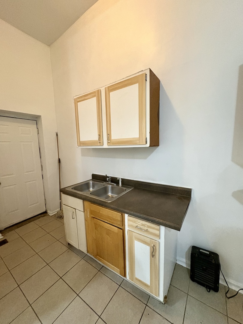 3113 W Roosevelt Road