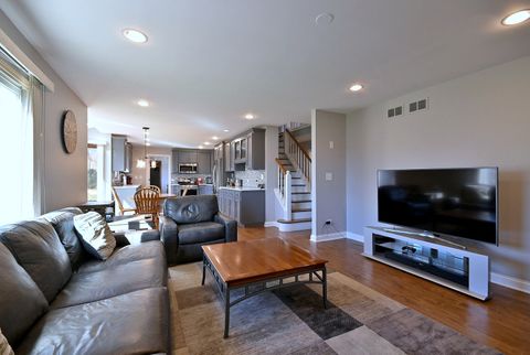 Tiny photo for 575 Montego Drive, Elk Grove Village, IL 60007 (MLS # 12593482)