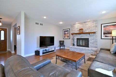 Tiny photo for 575 Montego Drive, Elk Grove Village, IL 60007 (MLS # 12593482)