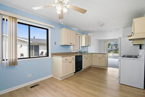 Tiny photo for 988 Chelsea Lane, Schaumburg, IL 60193 (MLS # 12468606)