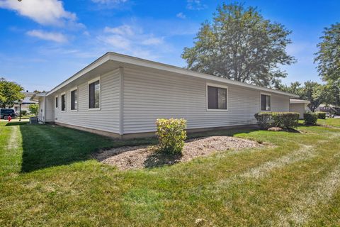 Tiny photo for 988 Chelsea Lane, Schaumburg, IL 60193 (MLS # 12468606)
