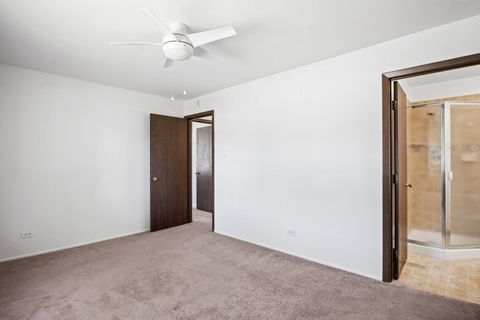 Tiny photo for 988 Chelsea Lane, Schaumburg, IL 60193 (MLS # 12468606)