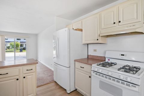 Tiny photo for 988 Chelsea Lane, Schaumburg, IL 60193 (MLS # 12468606)