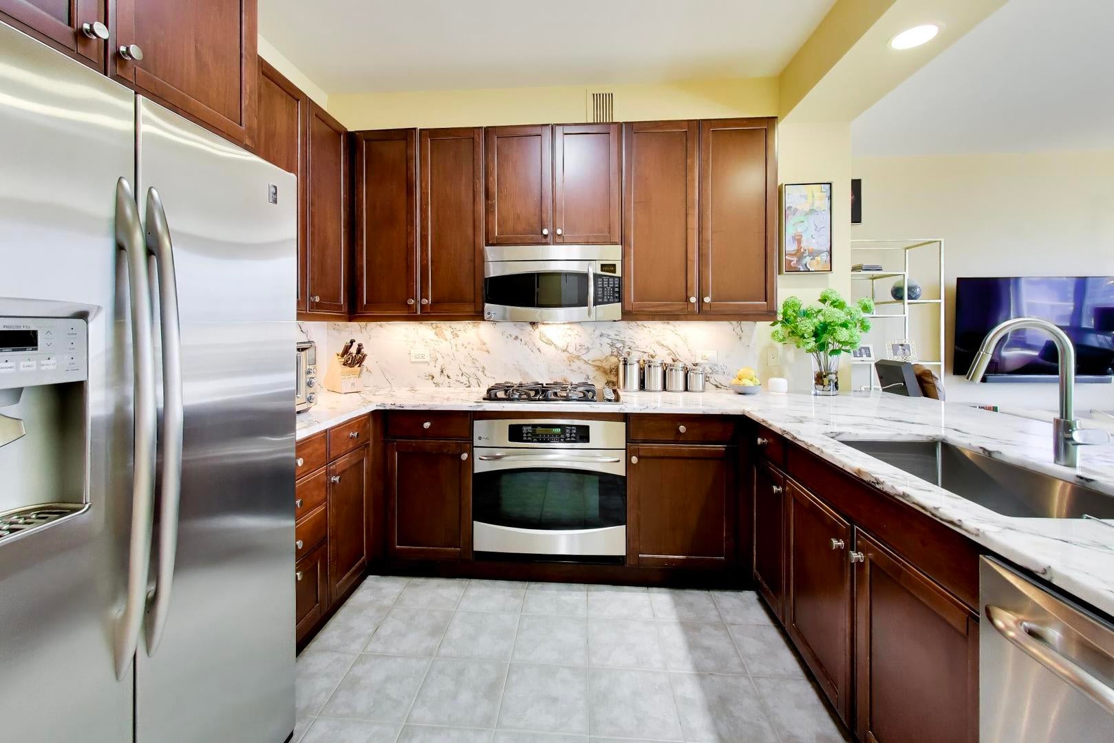 600 N LAKE SHORE Drive 3602