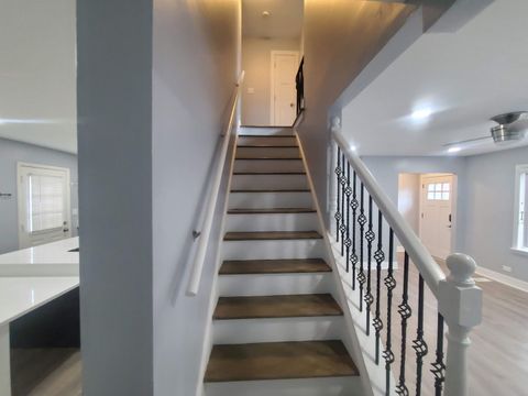 Tiny photo for 1120 N Boxwood Drive #B, Mount Prospect, IL 60056 (MLS # 12502075)