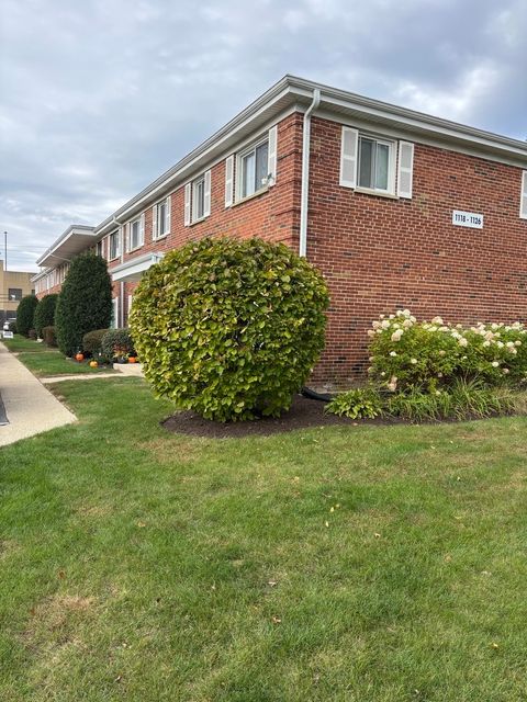 1120 N Boxwood Drive B Mount Prospect IL 60056