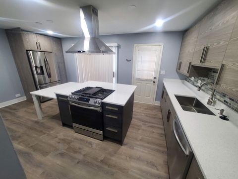 Tiny photo for 1120 N Boxwood Drive #B, Mount Prospect, IL 60056 (MLS # 12502075)