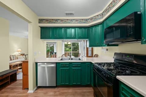Tiny photo for 80 Commonwealth Court #4, Vernon Hills, IL 60061 (MLS # 12676096)