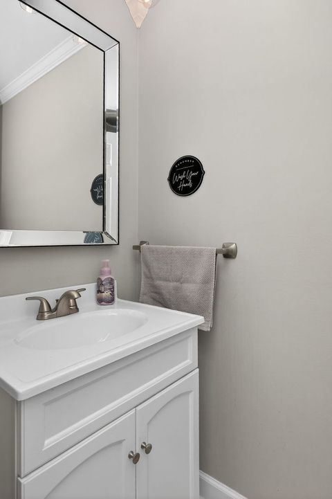 Tiny photo for 321 Lakeside Drive, Bolingbrook, IL 60440 (MLS # 12614614)