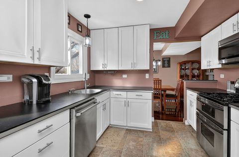 Tiny photo for 321 Lakeside Drive, Bolingbrook, IL 60440 (MLS # 12614614)