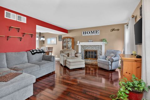 Tiny photo for 321 Lakeside Drive, Bolingbrook, IL 60440 (MLS # 12614614)