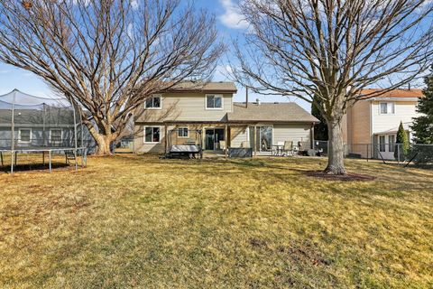 Tiny photo for 321 Lakeside Drive, Bolingbrook, IL 60440 (MLS # 12614614)