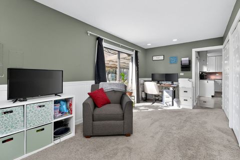 Tiny photo for 321 Lakeside Drive, Bolingbrook, IL 60440 (MLS # 12614614)