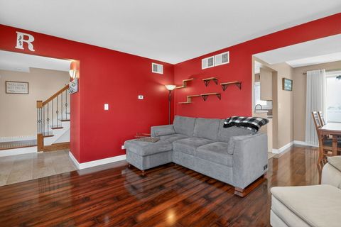 Tiny photo for 321 Lakeside Drive, Bolingbrook, IL 60440 (MLS # 12614614)