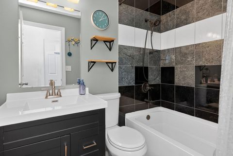 Tiny photo for 321 Lakeside Drive, Bolingbrook, IL 60440 (MLS # 12614614)