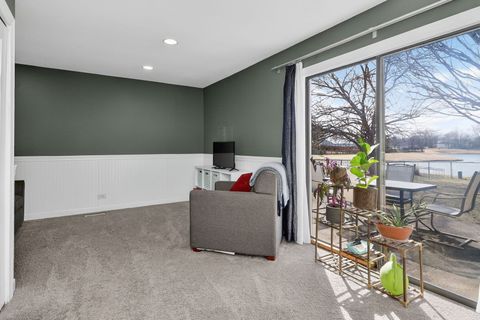 Tiny photo for 321 Lakeside Drive, Bolingbrook, IL 60440 (MLS # 12614614)