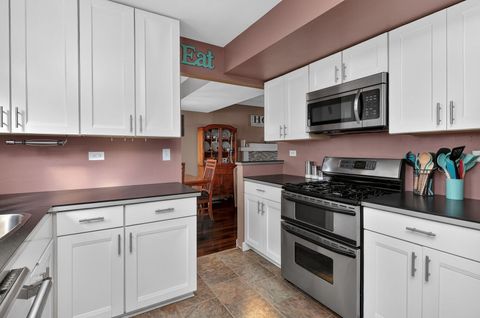 Tiny photo for 321 Lakeside Drive, Bolingbrook, IL 60440 (MLS # 12614614)