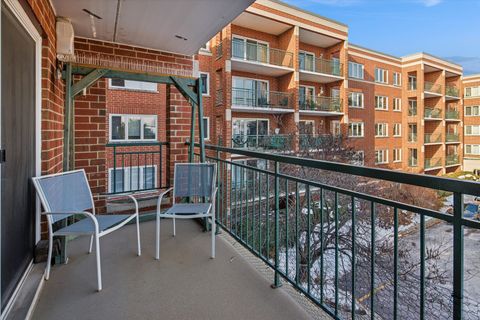 Tiny photo for 5340 N Lowell Avenue #301, Chicago, IL 60630 (MLS # 12535172)