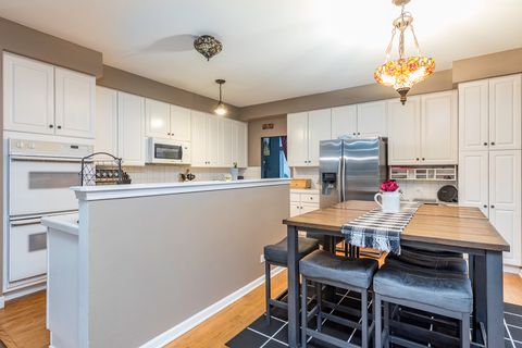 Tiny photo for 1711 Napa Drive, Gurnee, IL 60031 (MLS # 12546024)