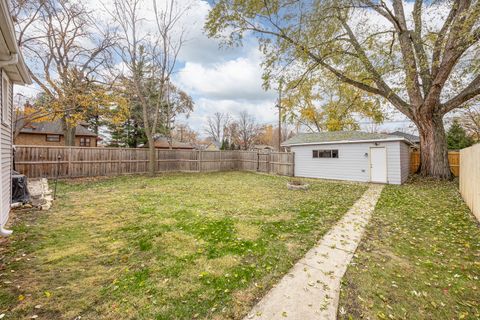 Tiny photo for 9201 S 52nd Avenue, Oak Lawn, IL 60453 (MLS # 12522670)